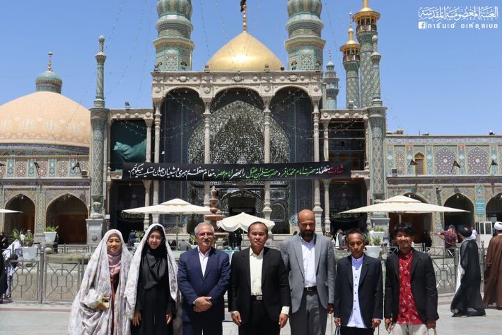 جمعی از مسئولان فرهنگی و قرآنی تایلند از حرم مطهر و موزه فاطمی قم بازدید کرند
